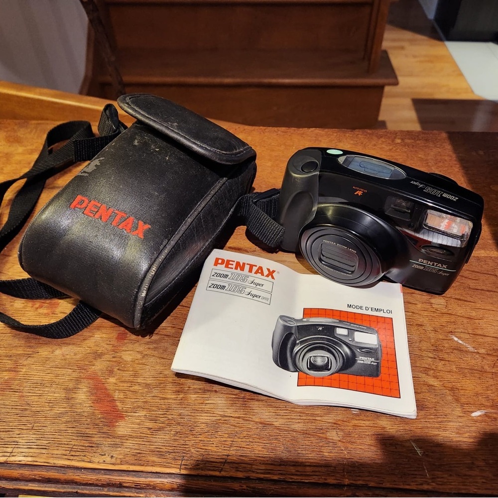 Pentax film camera 35mm point and shoot - Zoom 105 Super
